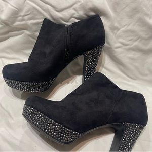 Gianni Bini Faux black suede booties with chrome rhinestones. Size 11M 🖤🔥🖤